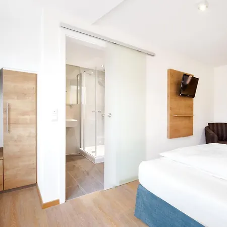 Hotelgasthof Bayerischer Hof מלון