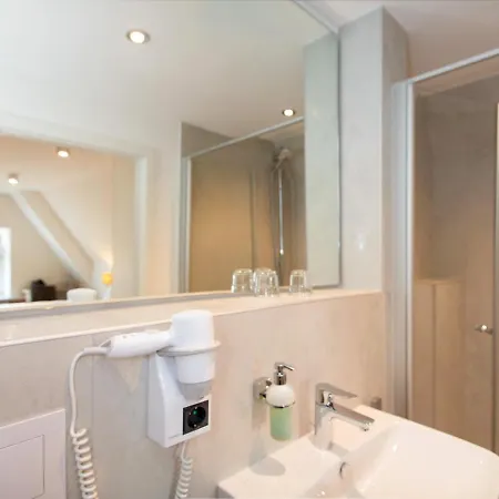Hotelgasthof Bayerischer Hof מלון *