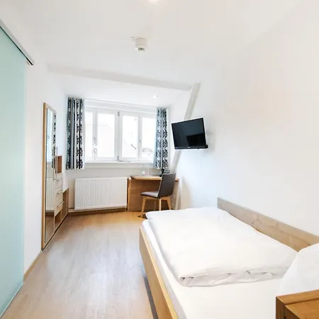 Hotelgasthof Bayerischer Hof מלון *