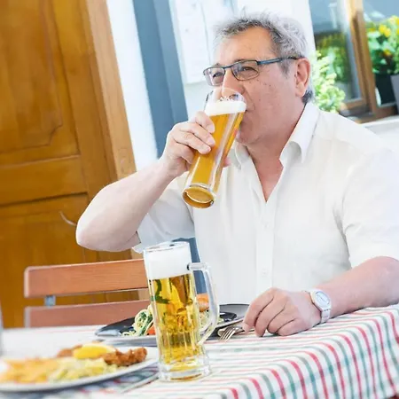 מלון Hotelgasthof Bayerischer Hof