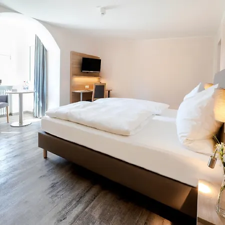 Hotelgasthof Bayerischer Hof 3*