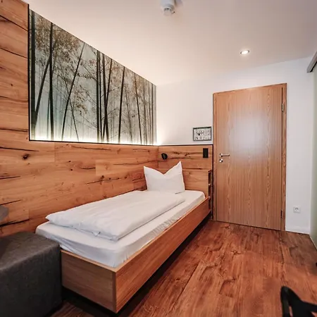 Hotelgasthof Bayerischer Hof 3*