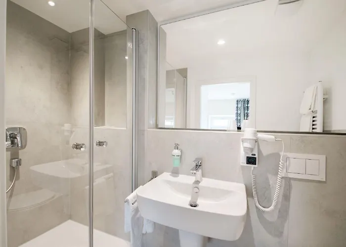 Hotelgasthof Bayerischer Hof 3*